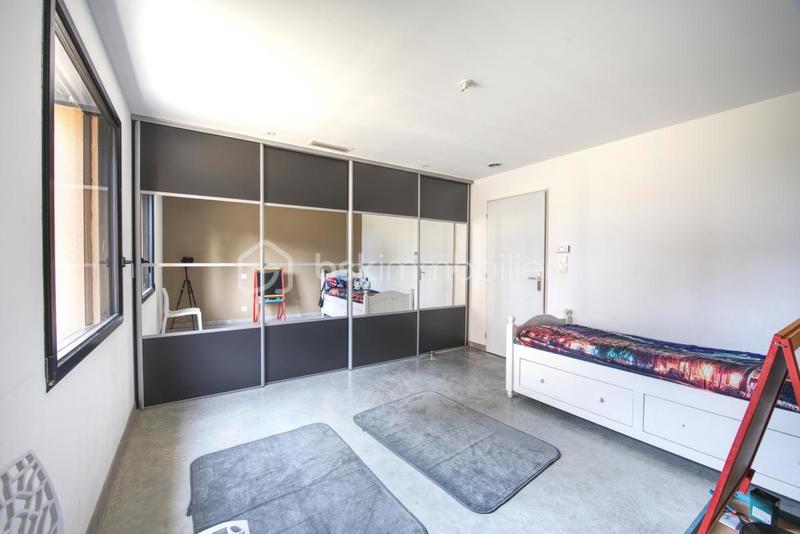 Propriété - 237 m² - 8 pièces