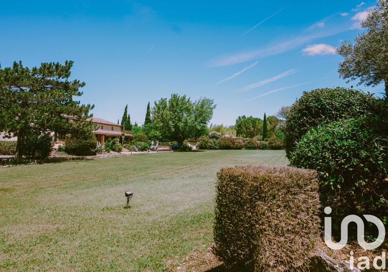 Maison - 270 m² - 9 pièces