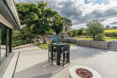 Maison - 180 m² - 6 pièces