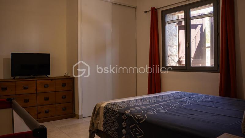 Maison en pierre - 263 m² - 11 pièces