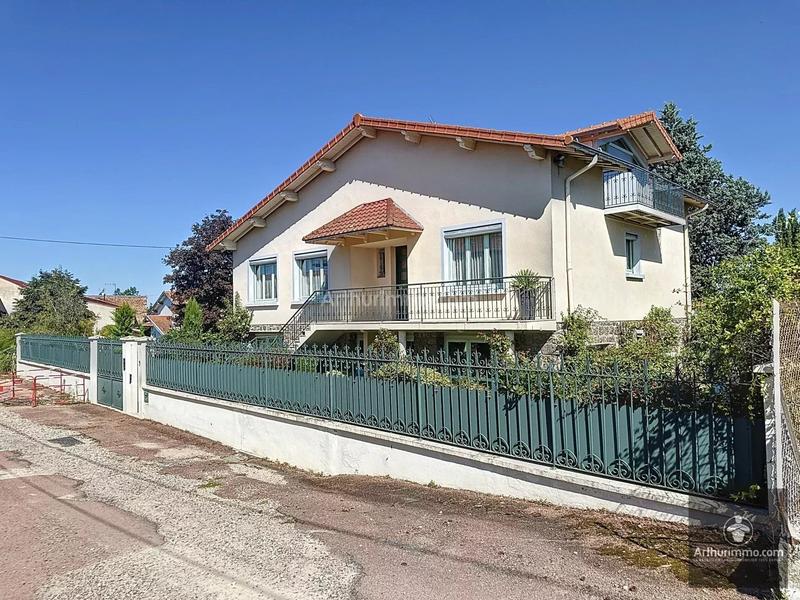 Maison - 280 m² - 7 pièces
