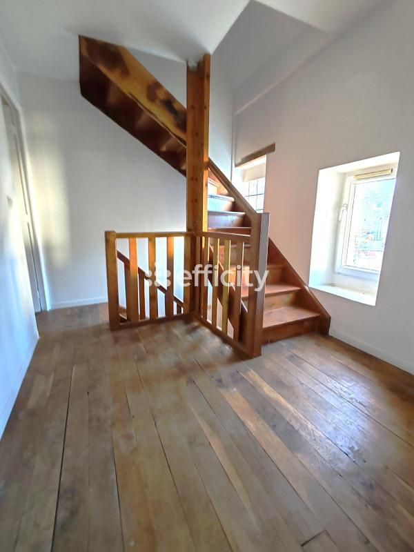 Maison - 310 m² - 12 pièces