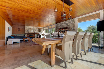 Maison - 215 m² - 7 pièces