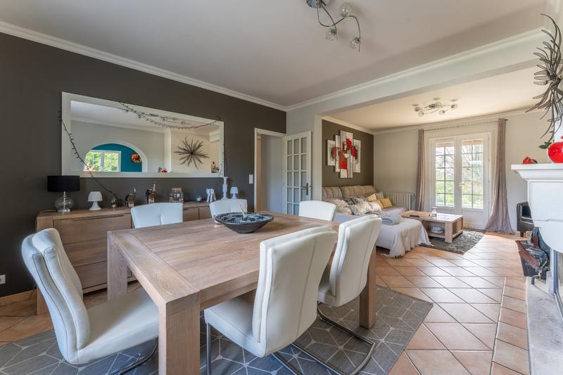 Maison - 181 m² - 7 pièces