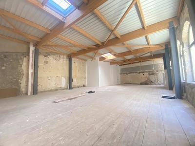 Local commercial - 246 m² - 1 pièce