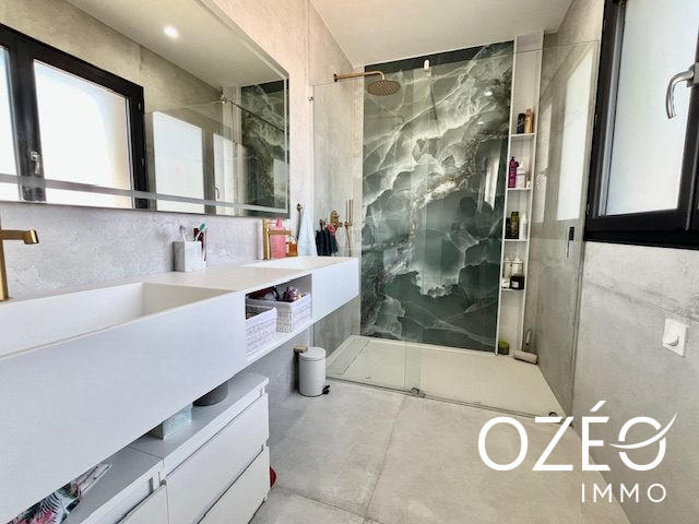 Maison contemporaine - 140 m² - 4 pièces