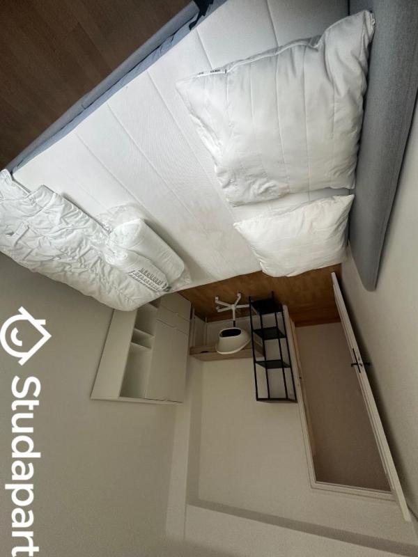 Chambre - 13 m² - 1 pièce