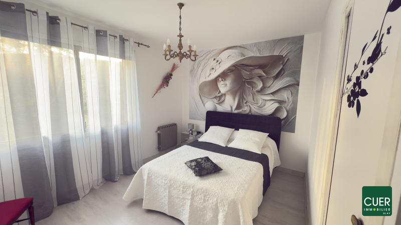 Maison - 245 m² - 9 pièces