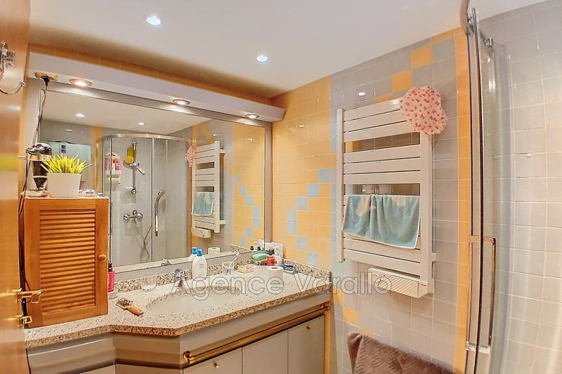 Appartement - 77 m² - 3 pièces