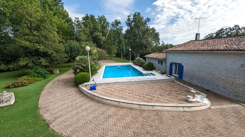 Maison - 166 m² - 7 pièces