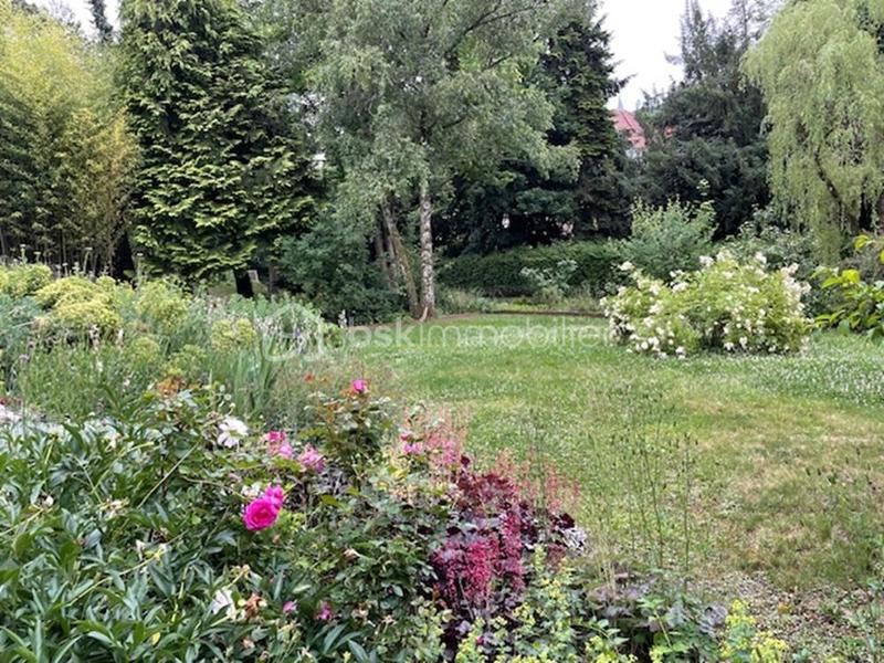 Maison de maîtres - 300 m² - 8 pièces