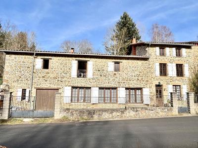 Maison - 284 m² - 9 pièces