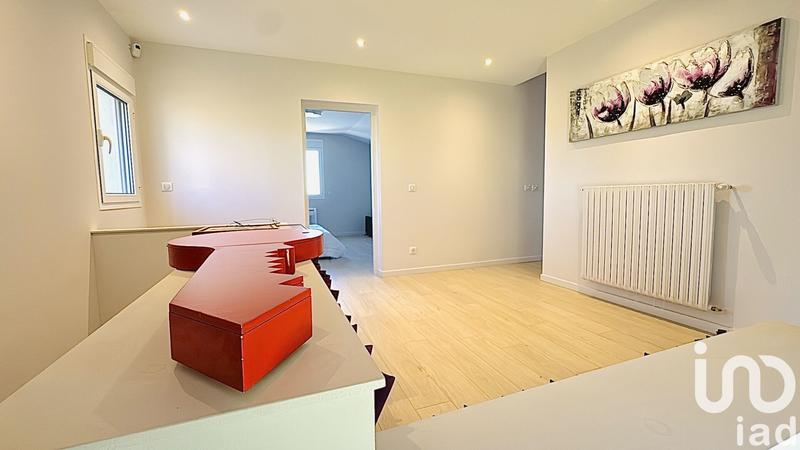 Maison - 220 m² - 6 pièces