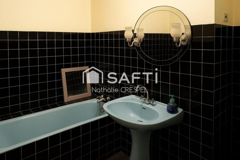 Maison - 240 m² - 11 pièces