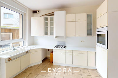 Appartement - 97 m² - 4 pièces