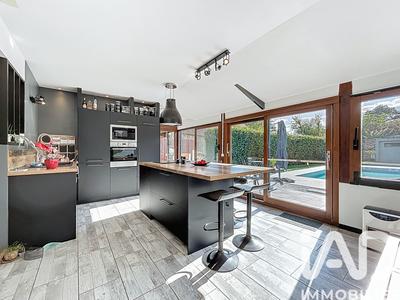 Maison - 146 m² - 6 pièces