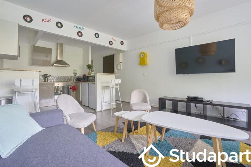 Chambre - 12 m² - 1 pièce