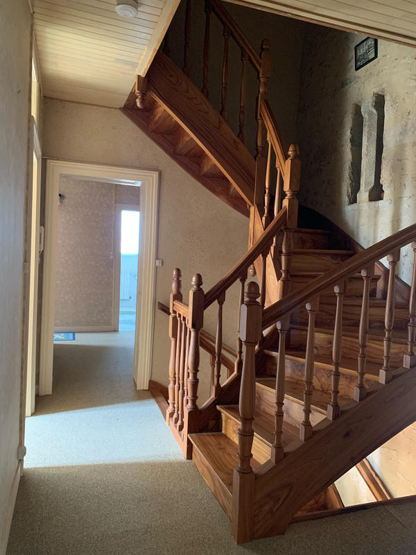 Maison - 252 m² - 8 pièces