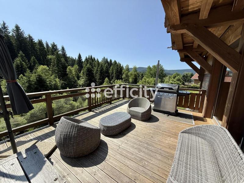 Maison - 330 m² - 10 pièces