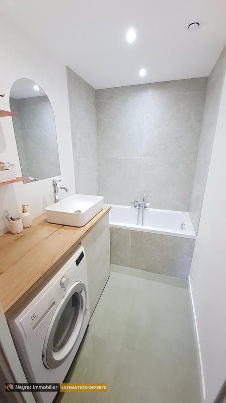 Appartement - 92 m² - 4 pièces