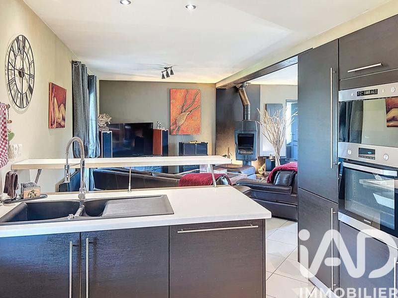 Maison - 202 m² - 8 pièces