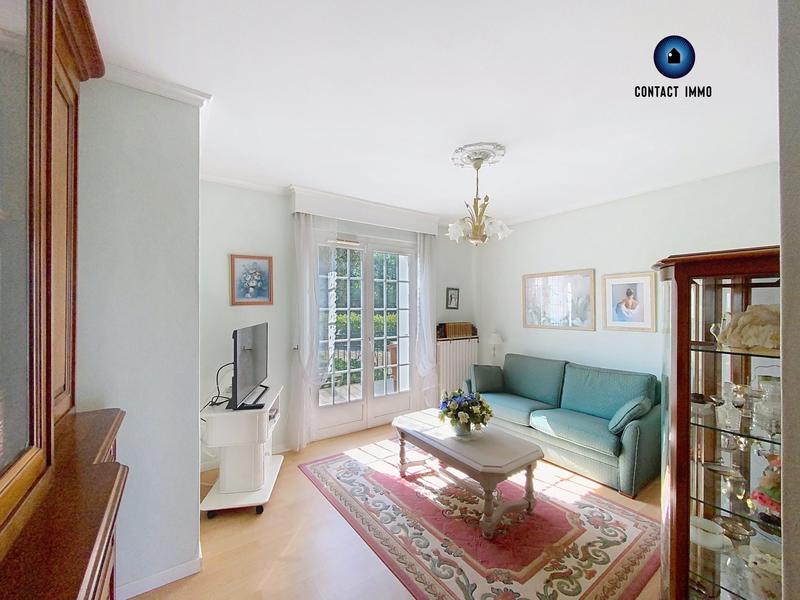 Maison traditionnelle - 200 m² - 7 pièces