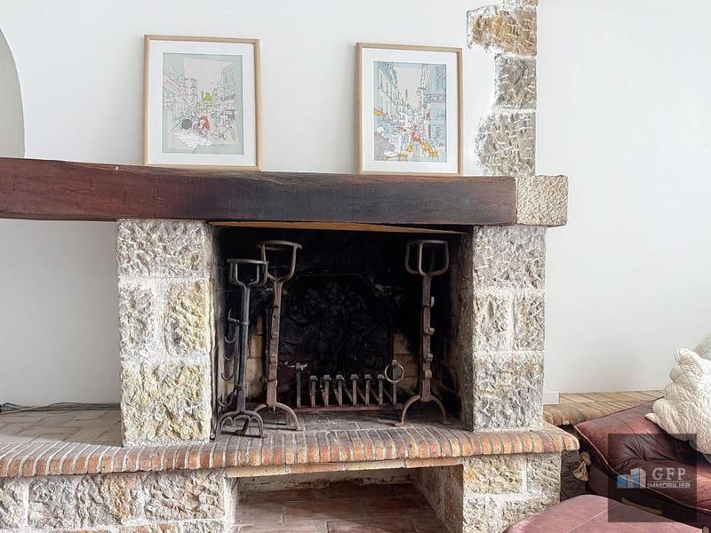 Villa - 401 m² - 8 pièces