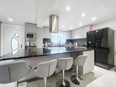 Maison traditionnelle - 103 m² - 4 pièces