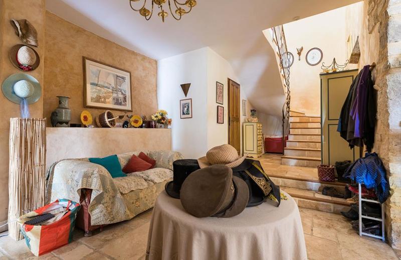 Mas - 691 m² - 13 pièces