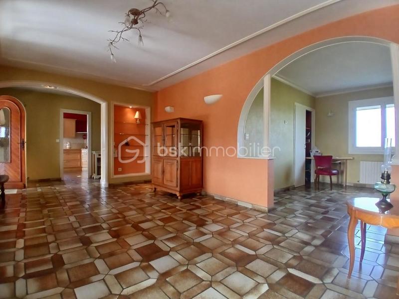 Maison traditionnelle - 127 m² - 6 pièces