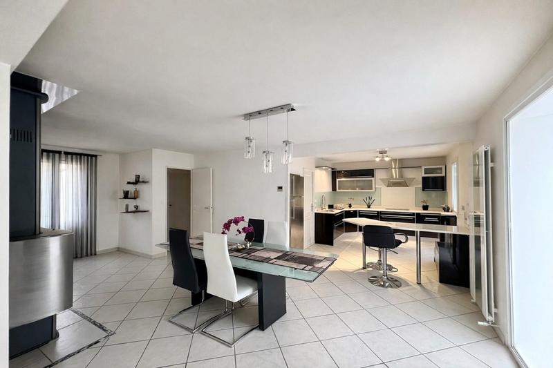 Maison - 110 m² - 4 pièces