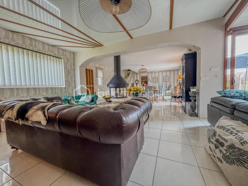 Propriété - 167 m² - 6 pièces