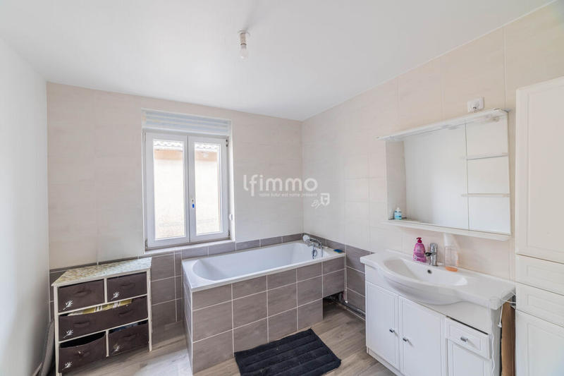 Maison de village - 275 m² - 8 pièces