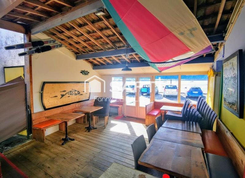 Local commercial - 115 m²