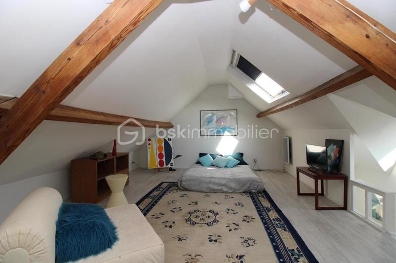 Maison - 205 m² - 7 pièces