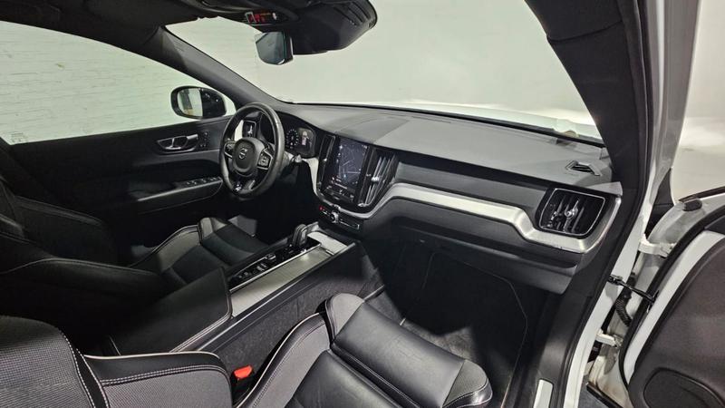 Volvo Xc60 T8 Twin Engine 303ch + 87ch Geartronic 8 R-Design