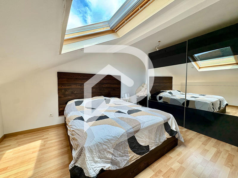 Maison - 1 m² - 7 pièces