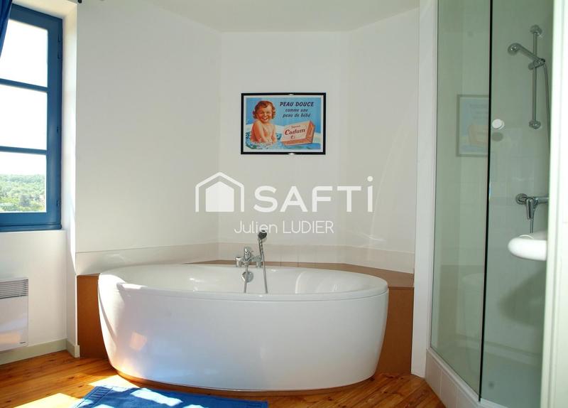 Maison - 245 m² - 8 pièces