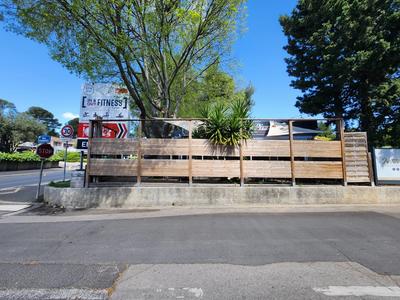 Magasins - 140 m² - 6 pièces