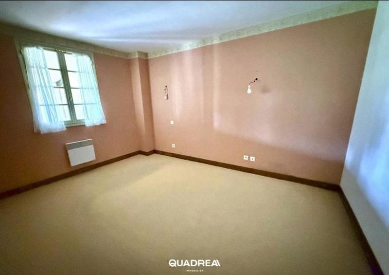 Maison - 238 m² - 6 pièces