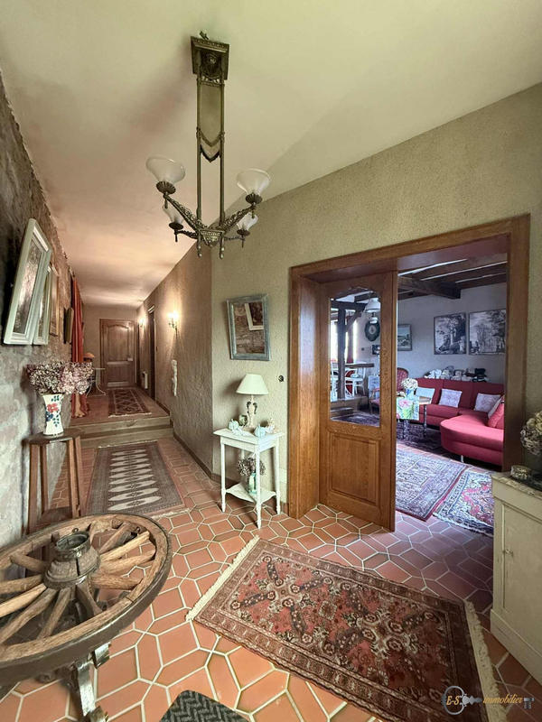 Maison - 261 m² - 10 pièces