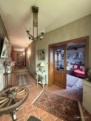 Maison - 261 m² - 10 pièces