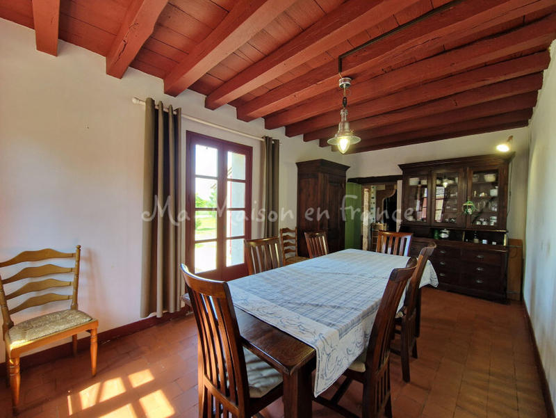 Maison - 157 m² - 11 pièces