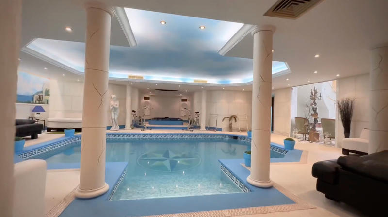 Villa - 665 m² - 10 pièces