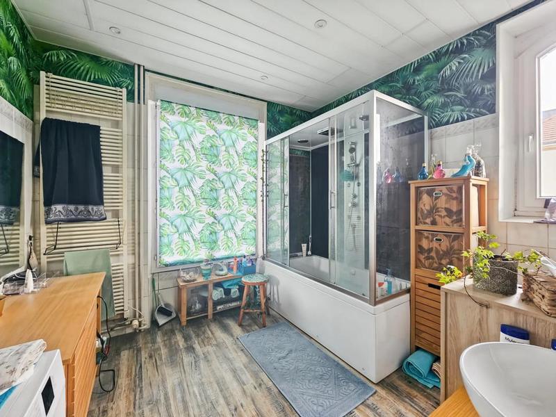 Maison - 260 m² - 10 pièces