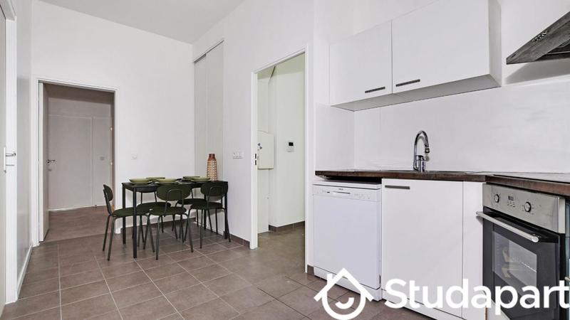 Chambre - 9 m² - 1 pièce