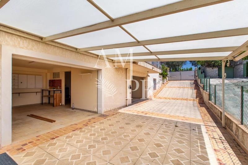 Villa - 181 m² - 7 pièces