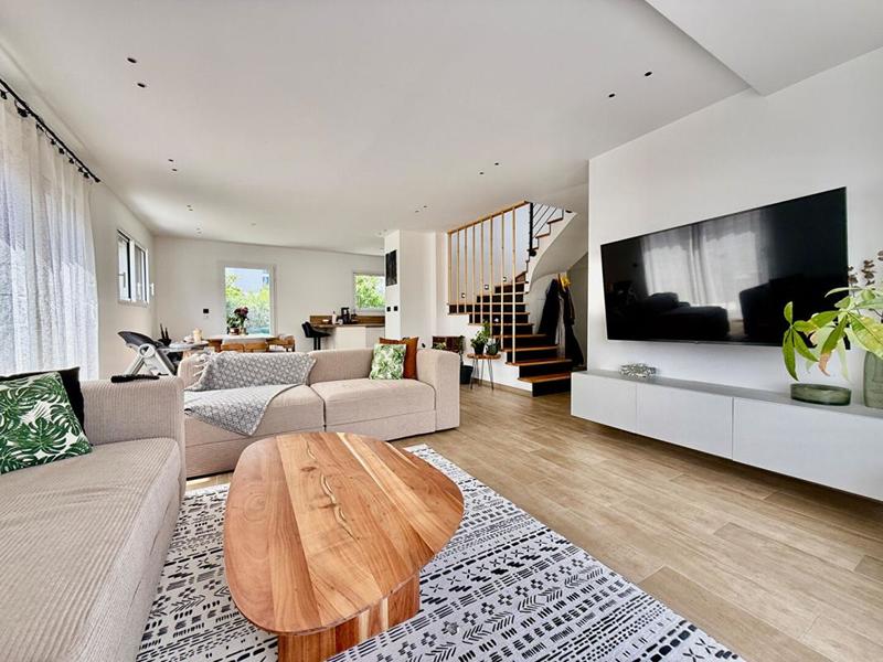 Maison - 146 m² - 6 pièces