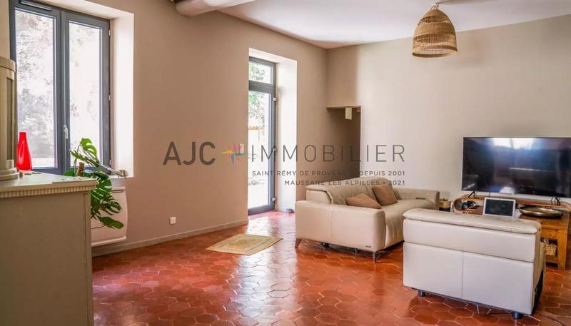 Propriété - 306 m² - 9 pièces