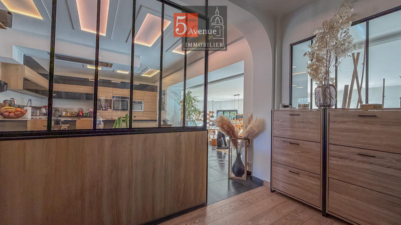 Maison - 260 m² - 7 pièces